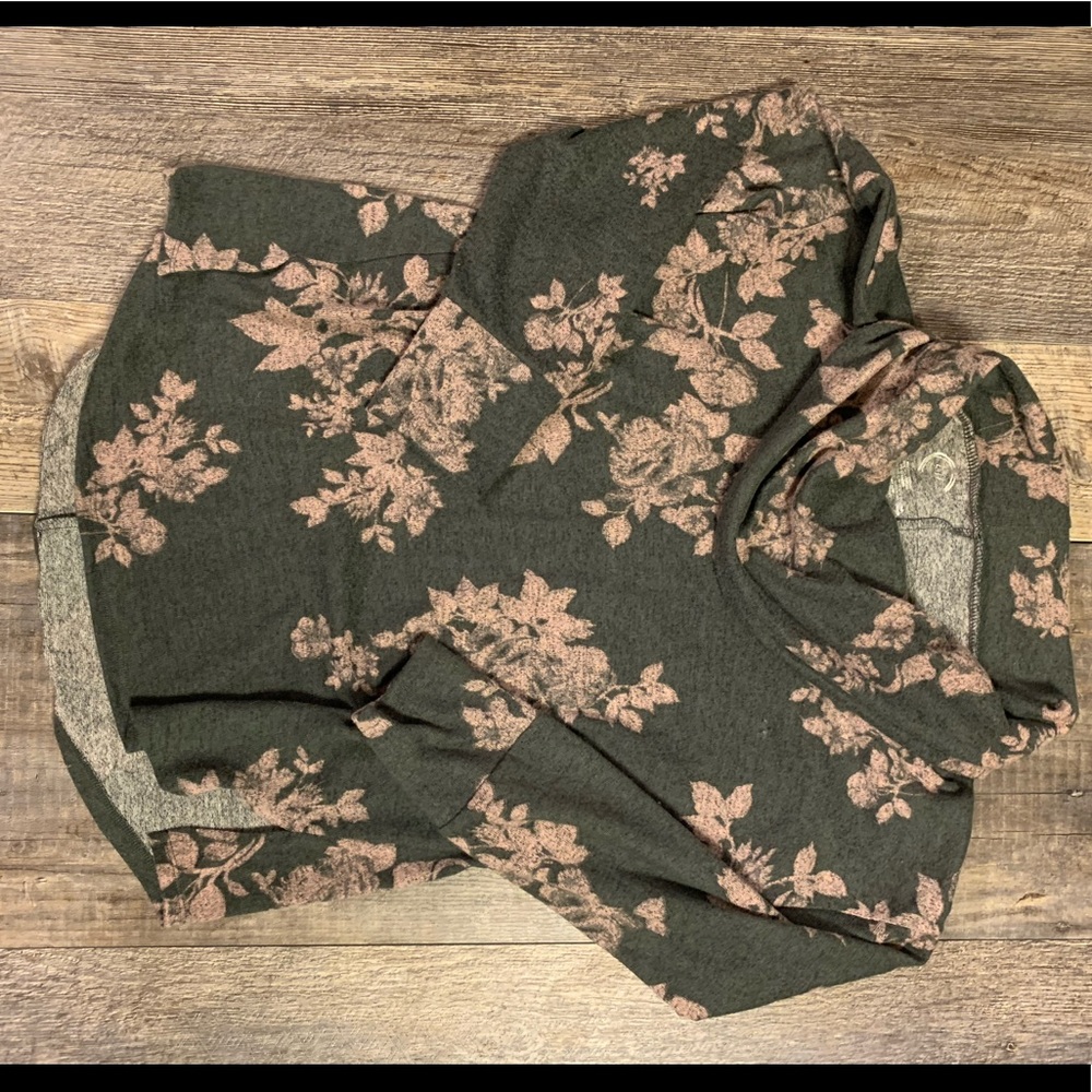 Women’s Maurices  pink/gray flowered cowl sweater